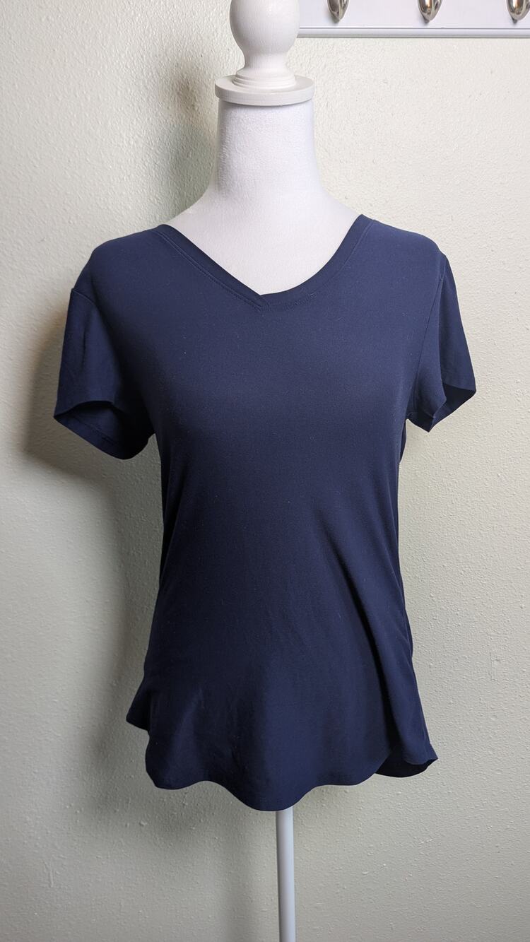 No Boundaries Women's V-Neck T-Shirt Size Medium 7-9